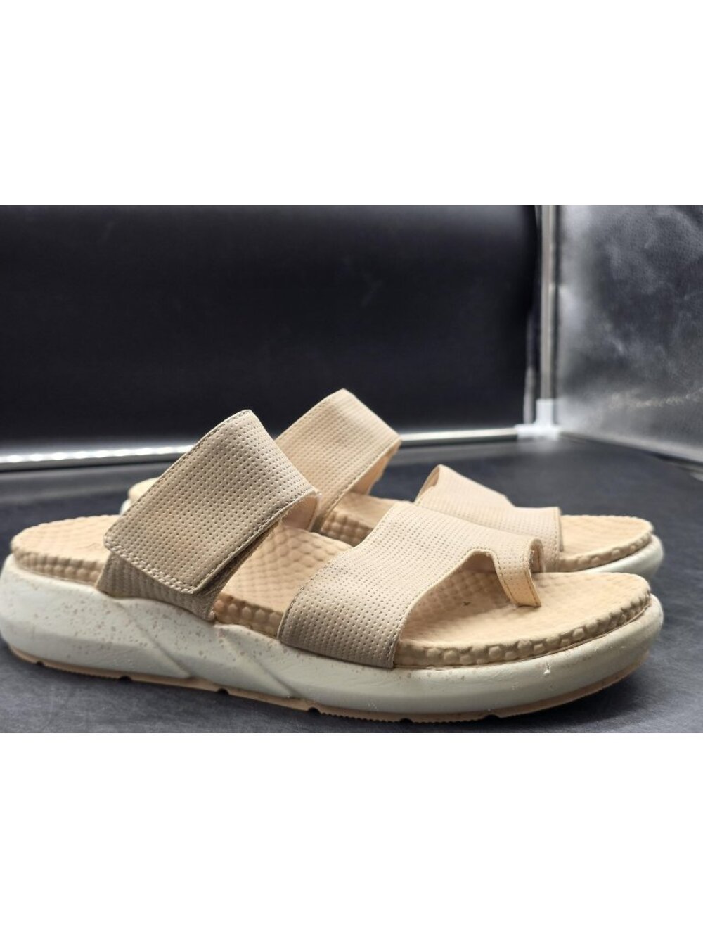 Baretraps Sandals Womens Size 8.5 Beige Galie Slide Wedge Damage Stains Shoes